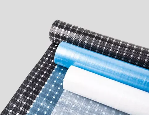 Plastic woven fabric